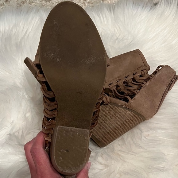 Rampage boogie peep toe heels. Size 7. GUC. - Picture 5 of 5